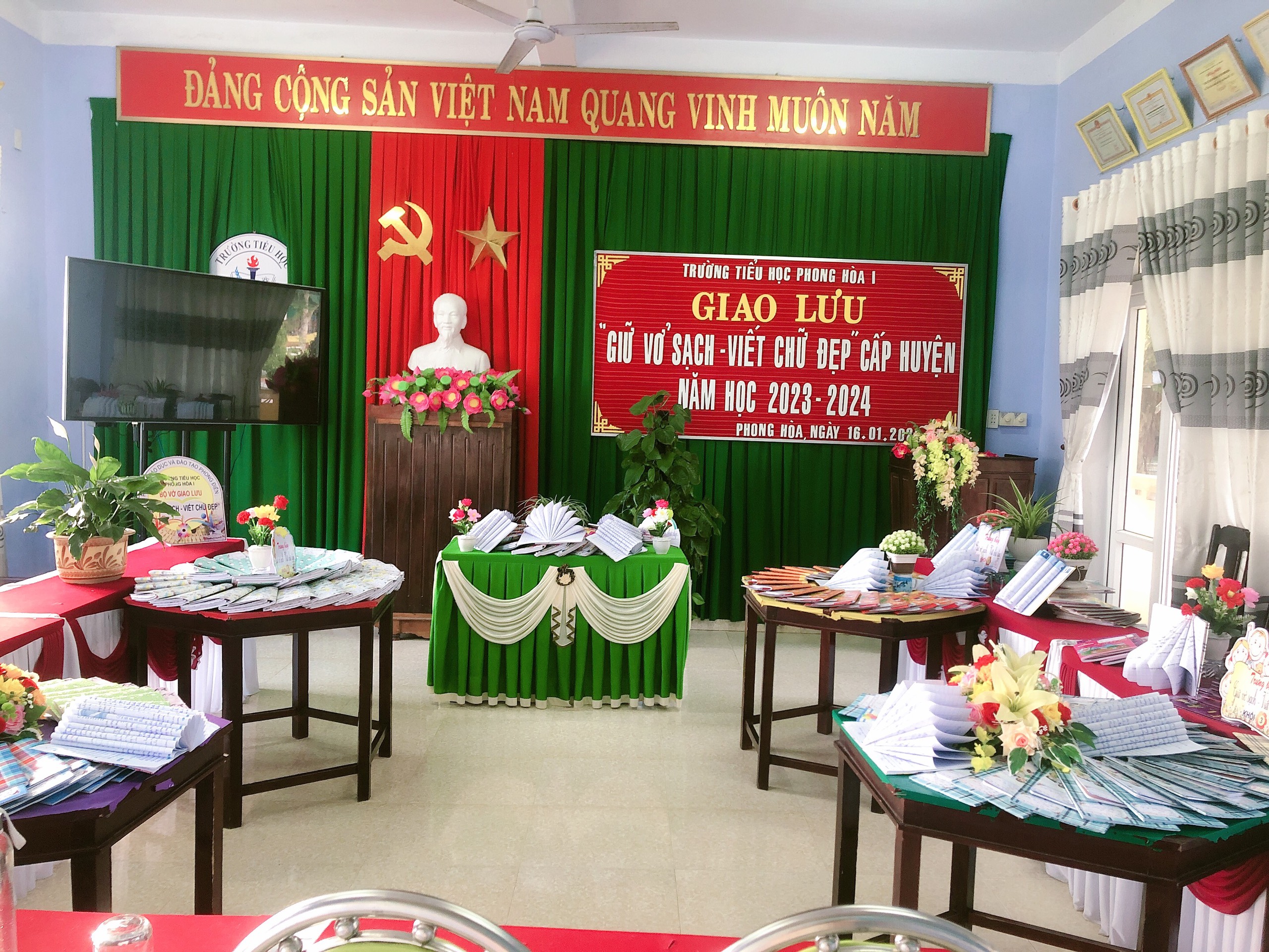 Vở sạch chữ đẹp